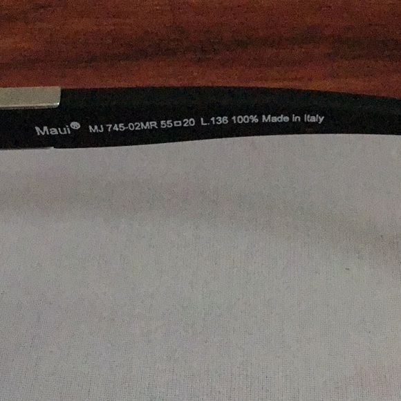 MAUI JIM WAKEA SUNGLASSES POLARIZED - Picture 6 of 8